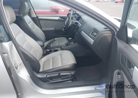 2016 Volkswagen Jetta Hybrid Sel Premium from USA, damaged, VIN 3VW637AJ5GM269486